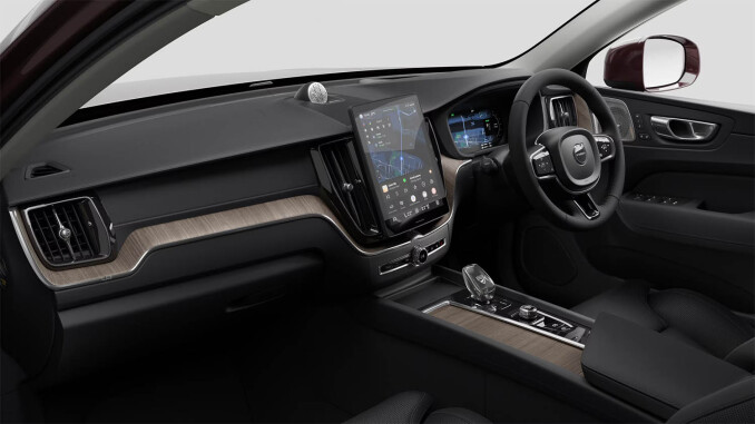 Volvo XC60 2.0 T8 [455] PHEV Ultra Dark 5dr AWD Gtron [NI] Estate - Image 6